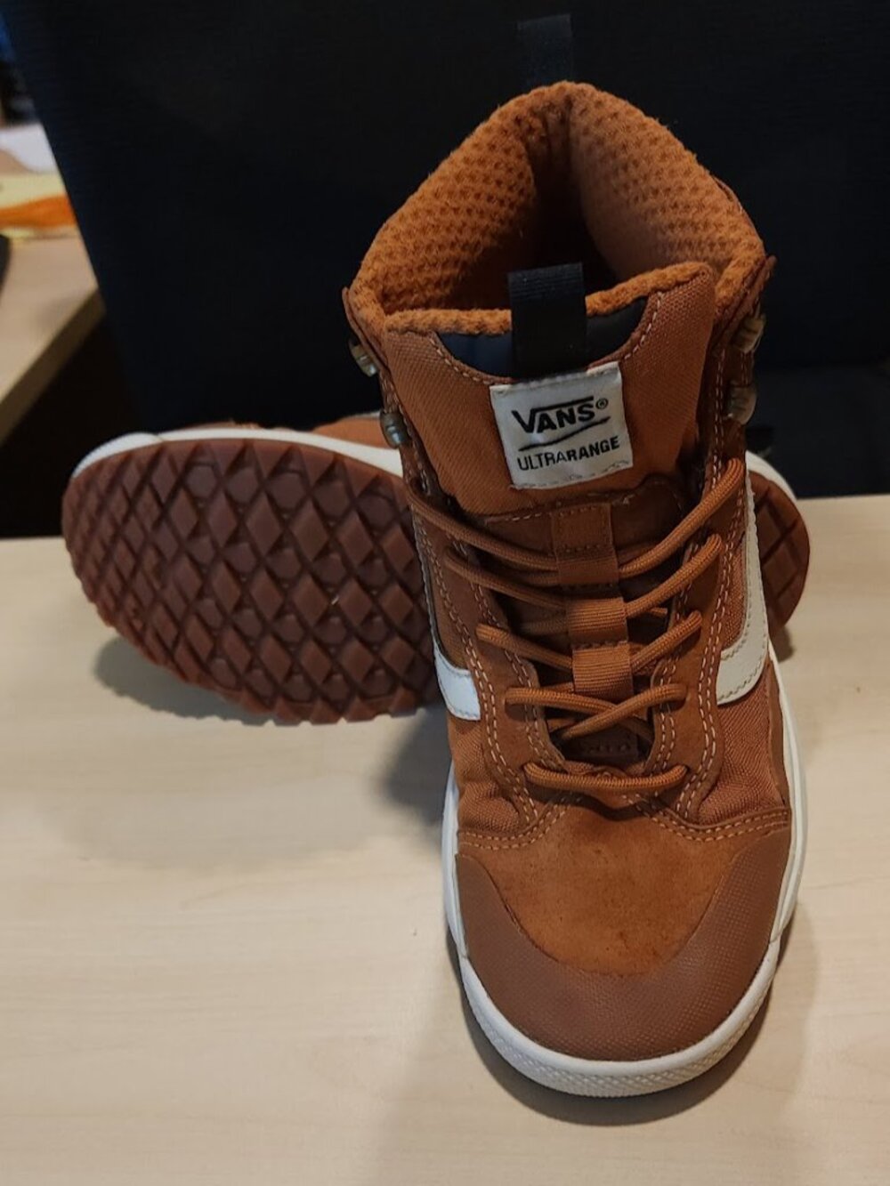 Vans UltraRange Exo Hi MTE Men's 6.5 Women's 8